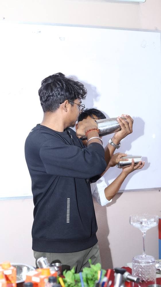 Pro-Midpoint Skillfest 2025 (Bartending), photograph 7